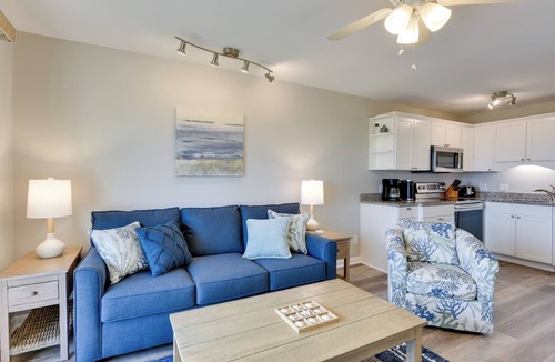 North Forest Beach Apartment | Oceanfront Breakers 137 Condo w/Sunrise Views!