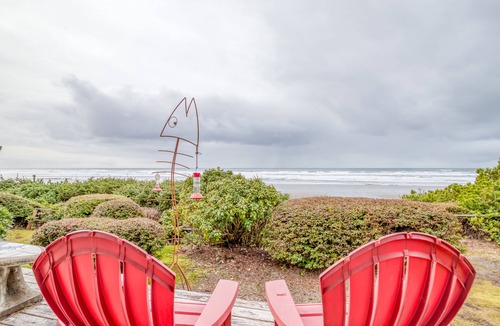 Seal Rock House | Oceanfront Home in Private Neighborhood with Walls of Windows for Ocean Views