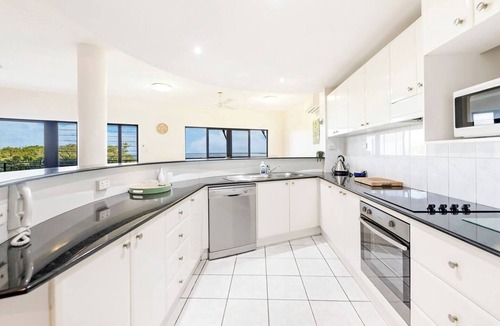 Darwin City Centre Apartment | Oceanview Tropical A Top End Poolside Oasis