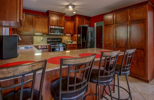 Mars Hill House | Owl’s Nest Treetop Oasis - 25 to AVL, 25 to Hatley Pointe Ski Resort