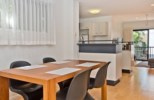 Paddington House | Paddington Townhouse- in the heart of Rosalie Village