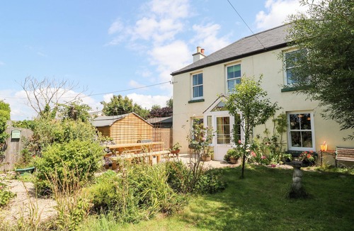 Kuggar Cottage | PENTIRA, pet friendly, country holiday cottage in Kuggar