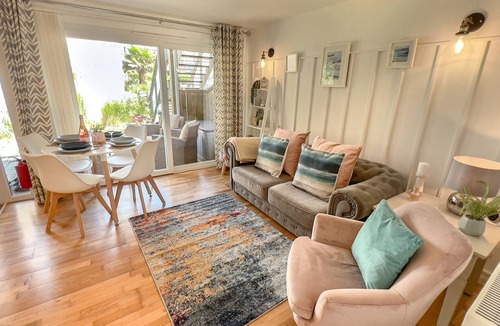 Downderry Apartment | Perfect Cornish Holiday Pad - 10 Min Walk to Beach!