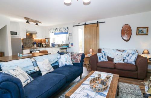 Banff House | Periwinkle Cottage