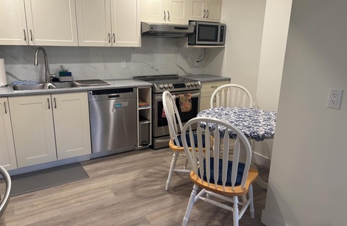Victoria House | Private Guest Suite in Colwood