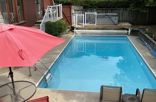 The Blue Mountains Ski Chalet | Private pool, hottub, 3 bedroom chalet near Blue Mountain Village, Collingwood