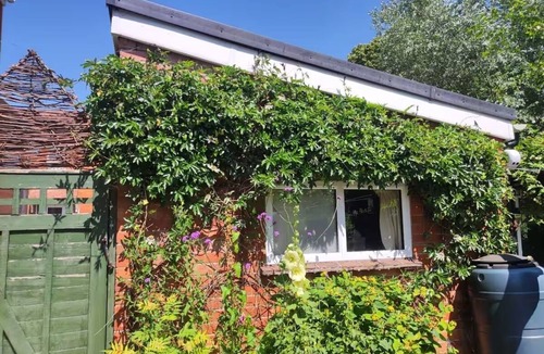 Glastonbury Cabin | Private whimsical cabin in centre of Glastonbury with secluded fairy garden