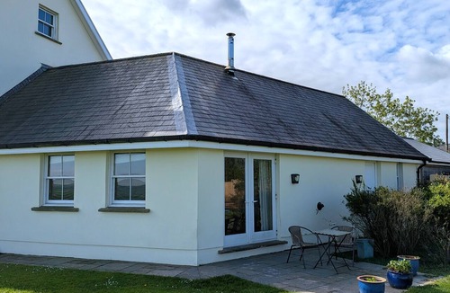 Crynant House | Pylewell Annex - Dog-Friendly Stay near Rhossili Bay, Gower