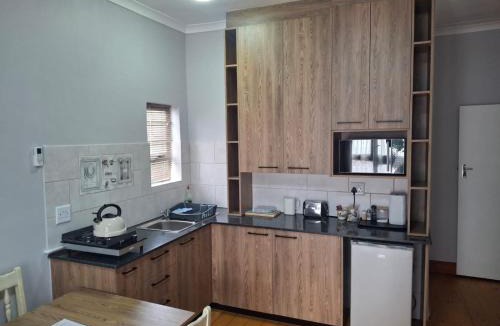 Strand House | R & A's Cottage