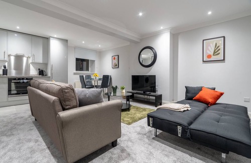Airdrie Apartment | Refreshing Modern Apartment In North Lanarkshire