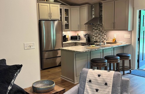 Cullowhee House | Relaxing Bright Mountain Getaway w/Hot tub - Newly Renovated Cashiers Area Home