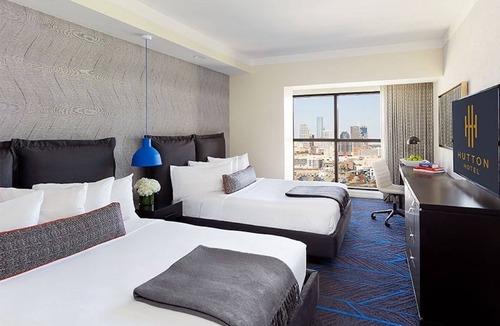 Music Row Hotel | Relaxing Nashville Getaway! 2 Deluxe Units w/Gym Access, Near Broadway!