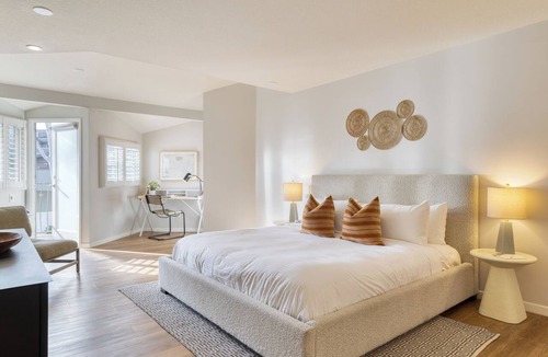 Diamond Crestview Hotel | Rooftop Ocean Views + Pool + Hot Tub | Walk to Beach + Galleries | The Mara