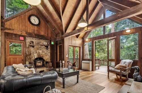 Springbrook House | Rustic 3-Bed Retreat in Springbrook