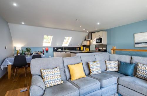 Seaton House | Sea Gem - Mount Brioni