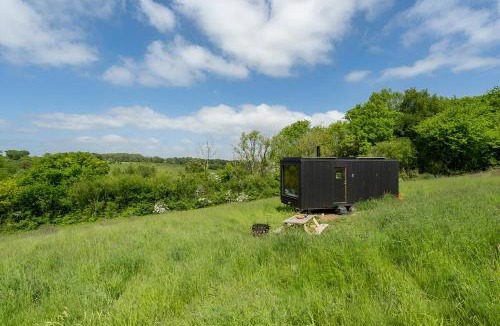 Denton House | Secluded Offgrid Cabin w/Sunset View & Fireplace