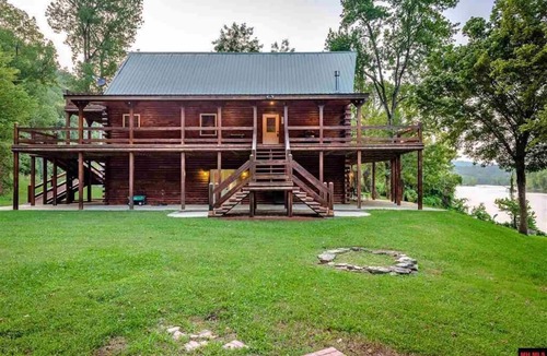 Lone Rock Cabin | SECLUDED WHITE RIVERFRONT CABIN -SLEEPS 2-10, GREAT FAMILY & FISHERMEN GETAWAY