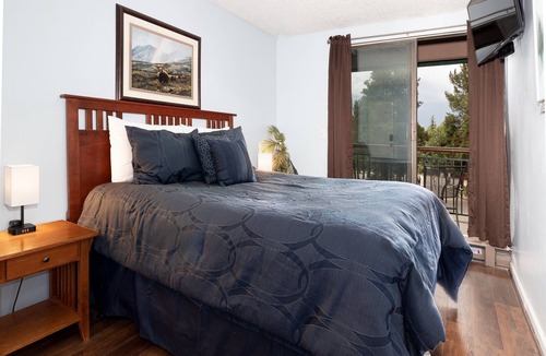 Peak 9 Condo | Ski In - Ski Out. Perfect Location. Hot Tub. Pool.