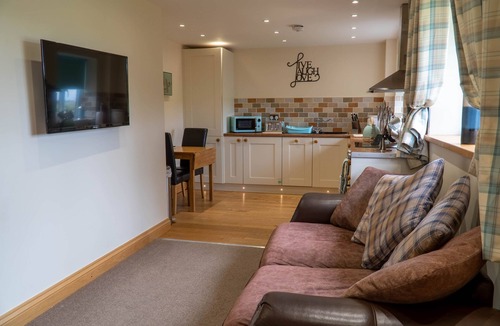 Newton in Furness Cottage | Snowdrop Cottage - Single level property with Hot Tub.