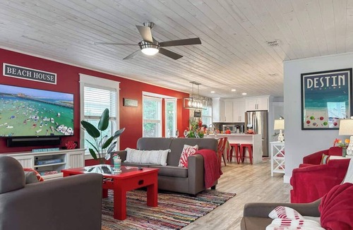 Crystal Beach House | SolMate-PoolHeat Deals-Free GolfCart,Bikes,Hot Tub
