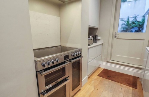 Sandsend Cottage | SOUTH VILLA, family friendly, country holiday cottage in Whitby