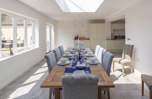 Bourton-on-the-Water House | South Winds - sleeps 7 guests in 4 bedrooms