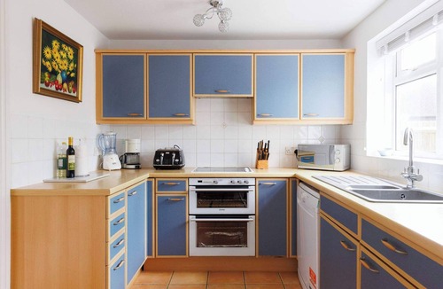 Selsey House | Spacious 4-Bed Seaside Retreat in Selsey