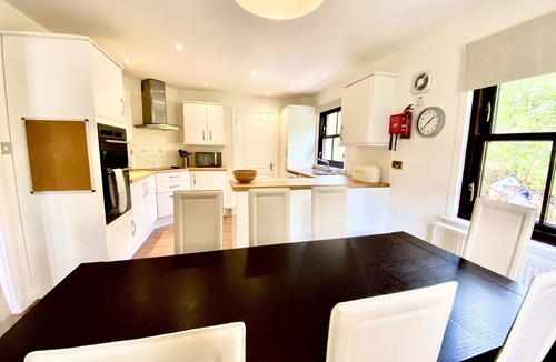 Tarbert Villa | Spacious, Modern Villa Sleeping 8 in 4 Bedrooms with Fantastic Outdoor Space