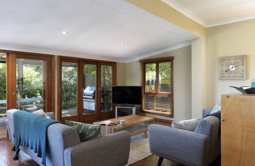 Noosa Heads House | Spacious Noosa beachhouse - where the forest meets the sea - great for families!