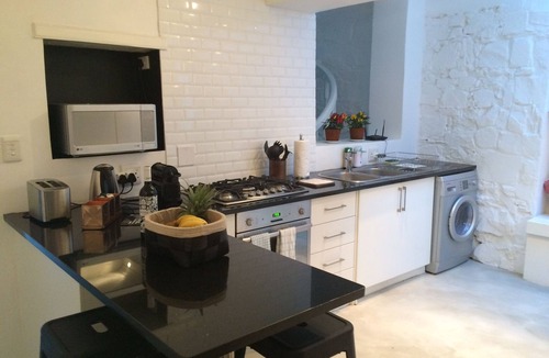 Cape Town City Centre House | SPACIOUS, STYLISH, CENTRAL , SUNNY