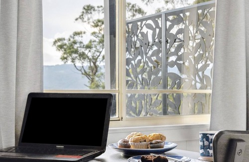 Bilpin Cabin | Stunning romantic hideaway with unsurpassed views of the Wollemi National Park