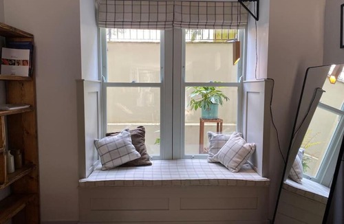 Clifton Apartment | Stylish 2 bedroom self-contained apartment in the heart of Clifton Village