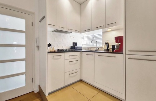 Trawal Apartment | Stylish, comfy-fully equipped, Secure home