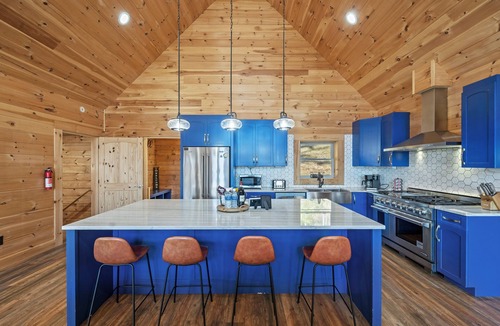 Fairview Cabin | Sunshine Hill - 4 Bedroom, 3.5 Bath - Hot Tub, Arcade - 20 min to Asheville