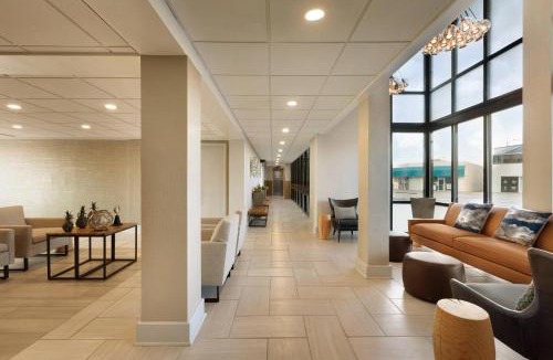 Northeast Virginia Beach Hotel | Surfbreak Virginia Beach Oceanfront, an Ascend Collection Hotel