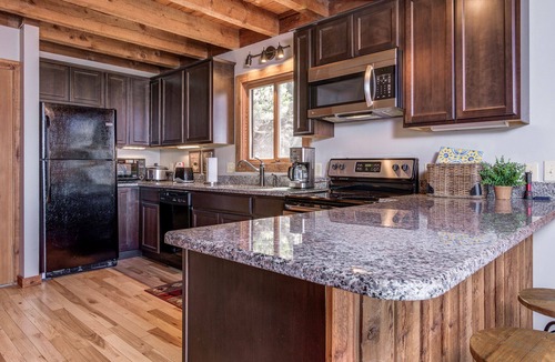 Skyland Cabin | Suzie's Luxury Cabin Asheville HOT TUB VIEWS nr BILTMORE