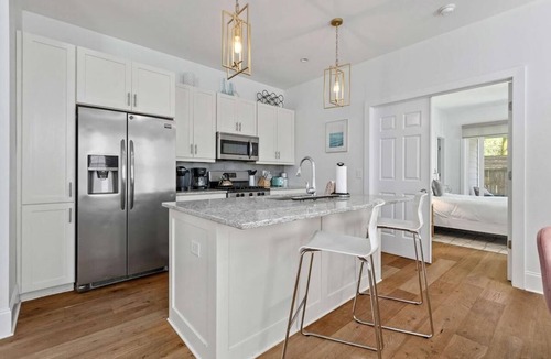 Mount Pleasant House | Sweet Retreat, Old Village, 5 Mins to Dtwn