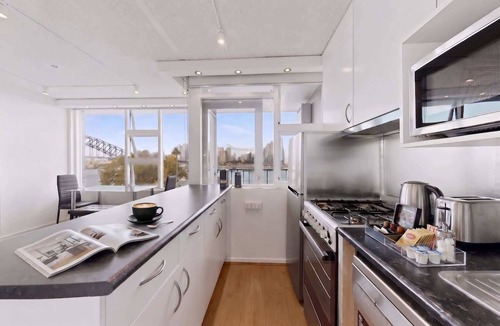 McMahons Point Apartment | Sydney Opera House & Harbour Bridge Fabulous Views
