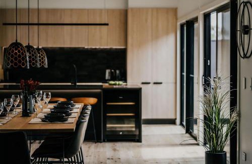 Hepburn House | The Deck - Hepburn Springs Daylesford