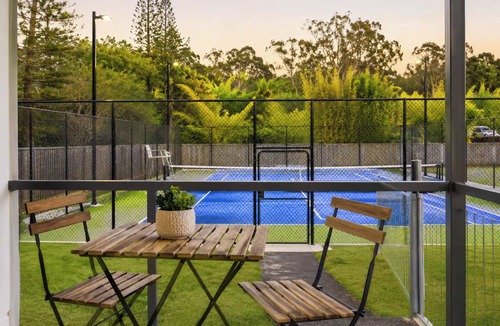 Springwood House | The Dennis Court - Private Tennis Court & Pool