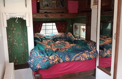 Bathampton Cabin | The Foxbox-Off Grid Leafy Bliss. Walking distance from Bath city centre and Uni