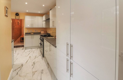 Barrow-in-Furness Cottage | THE FURNESS HAVEN, pet friendly, with hot tub in Barrow-In-Furness
