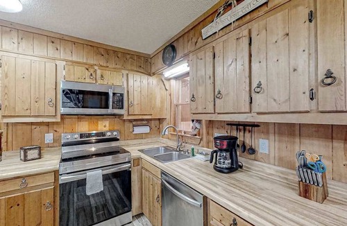 Otto House | The Little Dude Cabin | Rustic cabin in Franklin with water & wildlife views