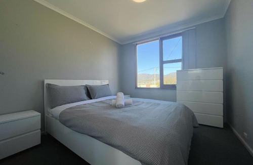 Risdon Vale House | The Mountain Riveting House at Risdon vale