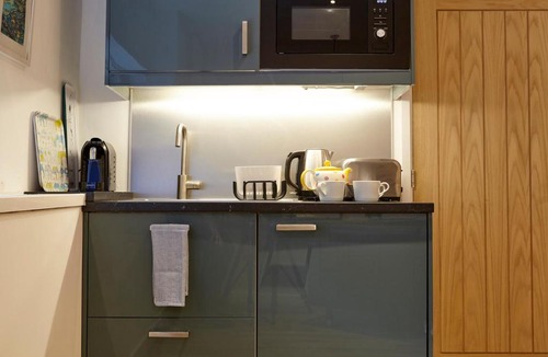 Southville Apartment | The Mural - City Centre - Your Apartment