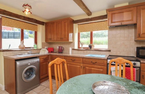 Sampford Arundel House | THE RETREAT, family friendly, with a garden in Wellington