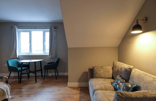 Bradley Stoke Apartment | The Willow - Studio 30