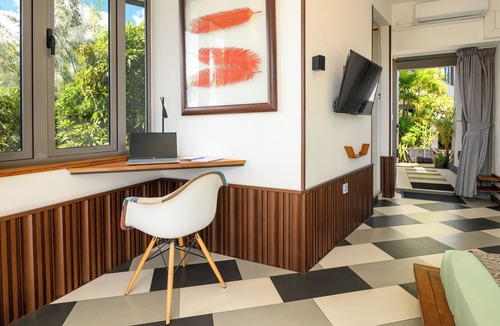 Pointe Aux Sables Apartment | Top Couple studio in shared villa+pool+jacuzzi