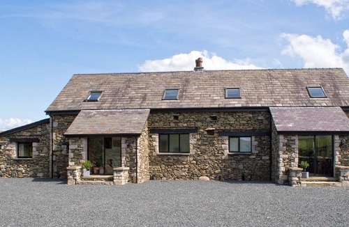 Kendal Cottage | Traditional & spacious 2 bedroom cottage on the edge of the Lake District