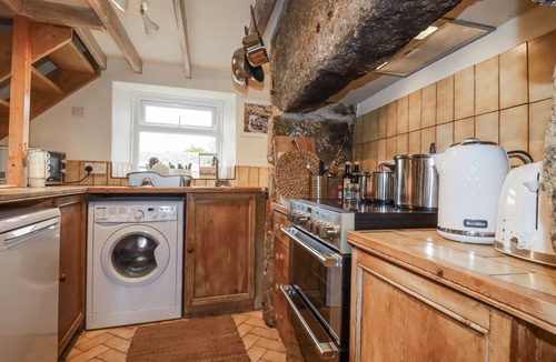 St. Buryan Cottage | TREVROCK, family friendly, with open fire in St Buryan